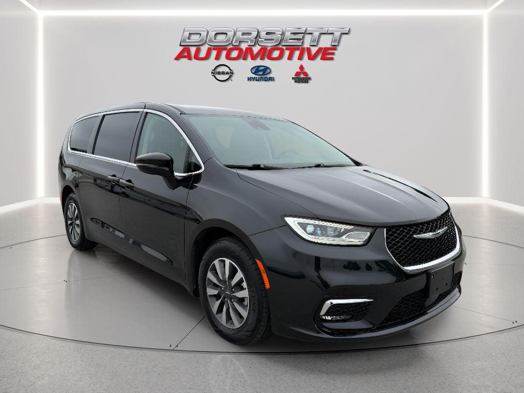 2024 Chrysler Pacifica Hybrid Select