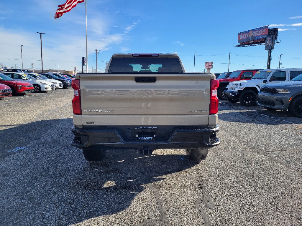 2022 Chevrolet Silverado Custom Trail Boss