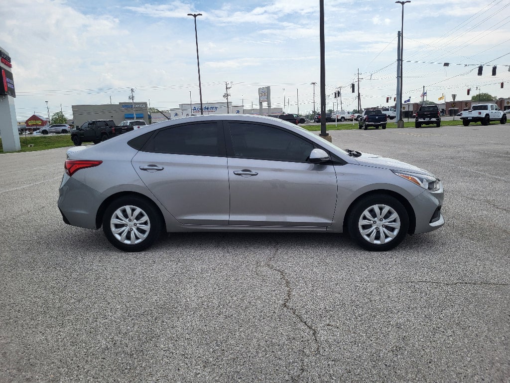 2022 Hyundai ACCENT SE