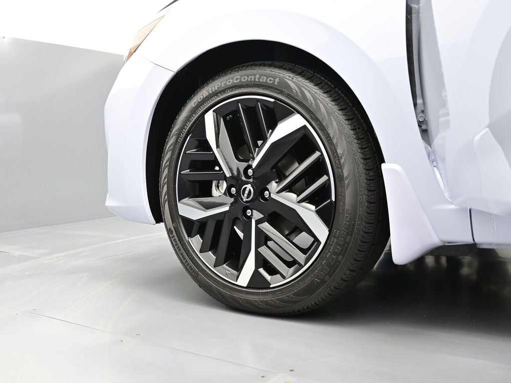 2025 Nissan Versa SR