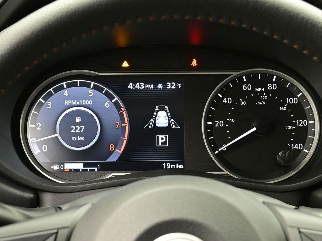 2025 Nissan Versa SR