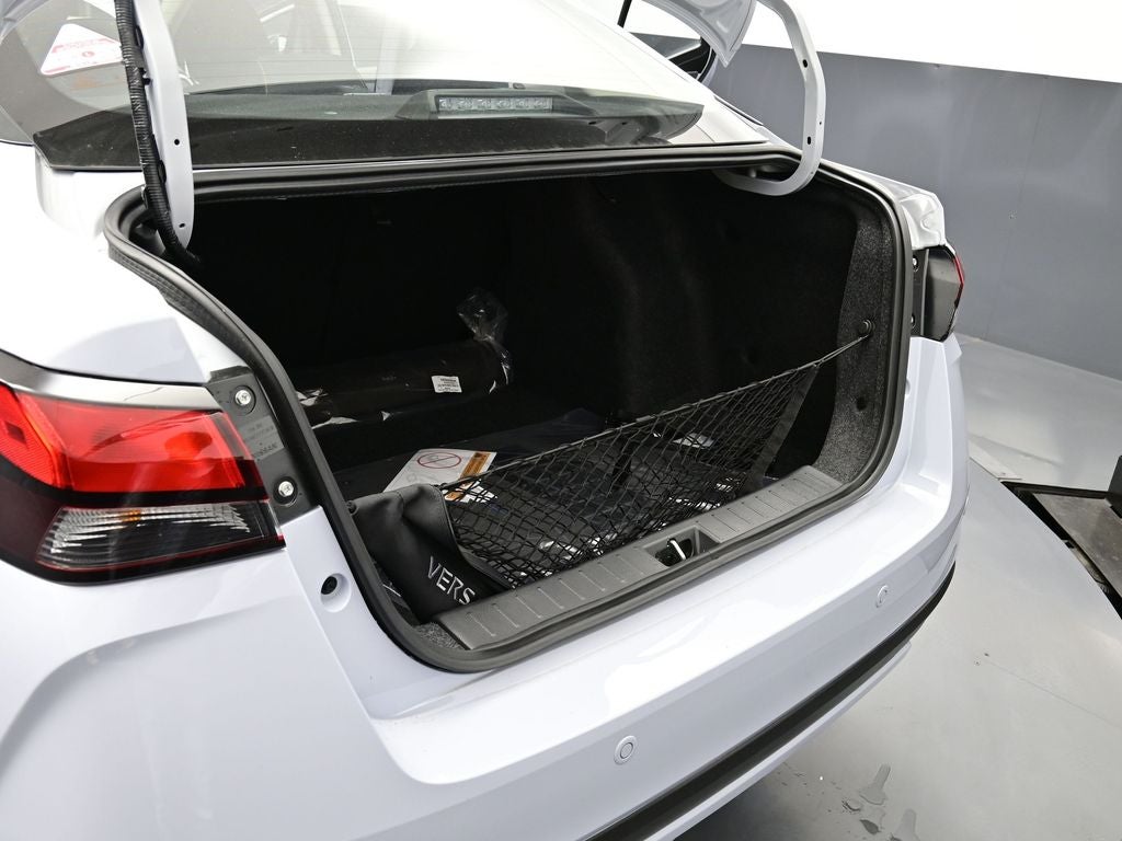 2025 Nissan Versa SR