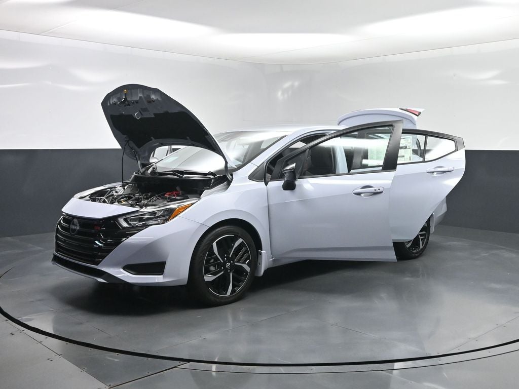 2025 Nissan Versa SR