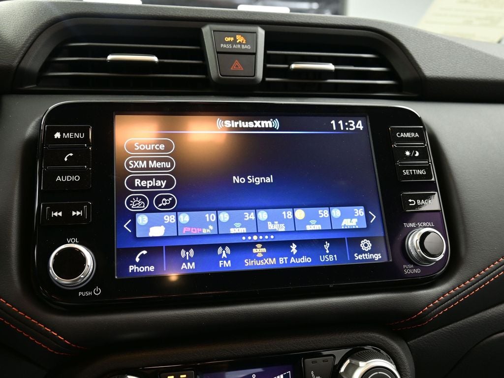 2025 Nissan Versa SR