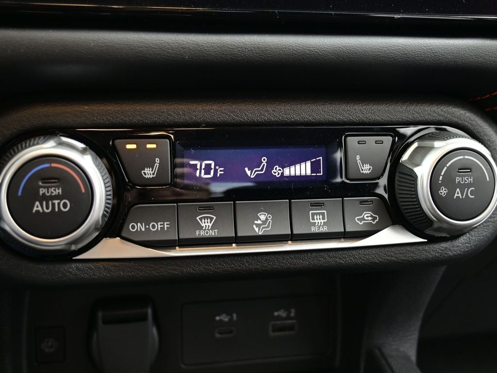 2025 Nissan Versa SR