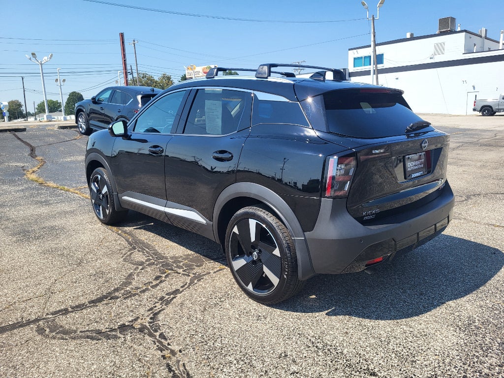 2025 Nissan Kicks SR