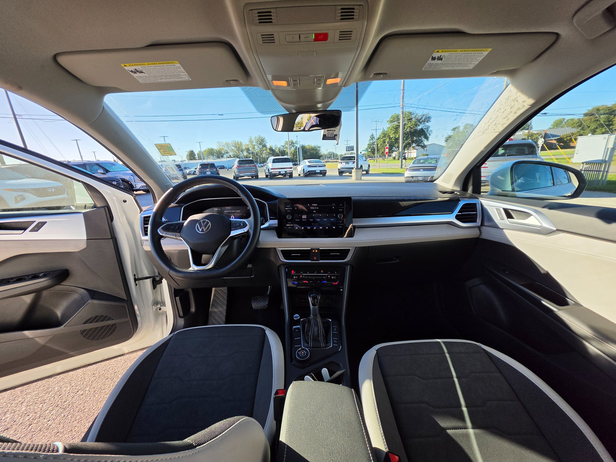 2025 Volkswagen Taos SE