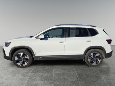 2025 Volkswagen Taos SE