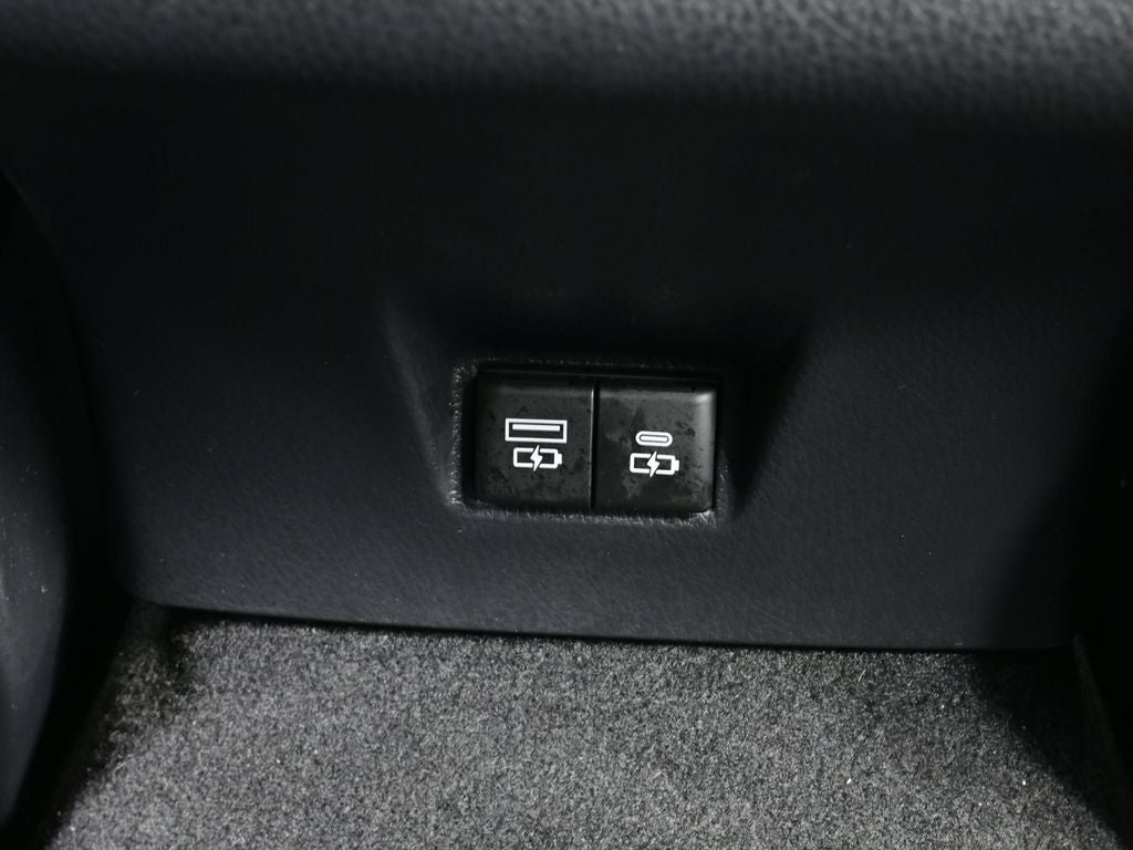 2025 Toyota Camry Hybrid SE