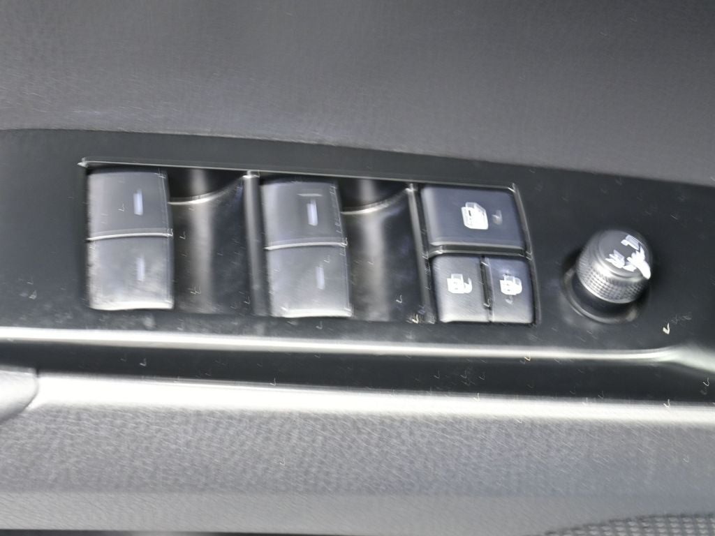 2025 Toyota Camry Hybrid SE