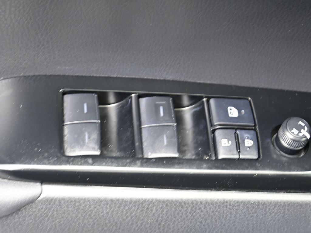 2025 Toyota Camry Hybrid SE