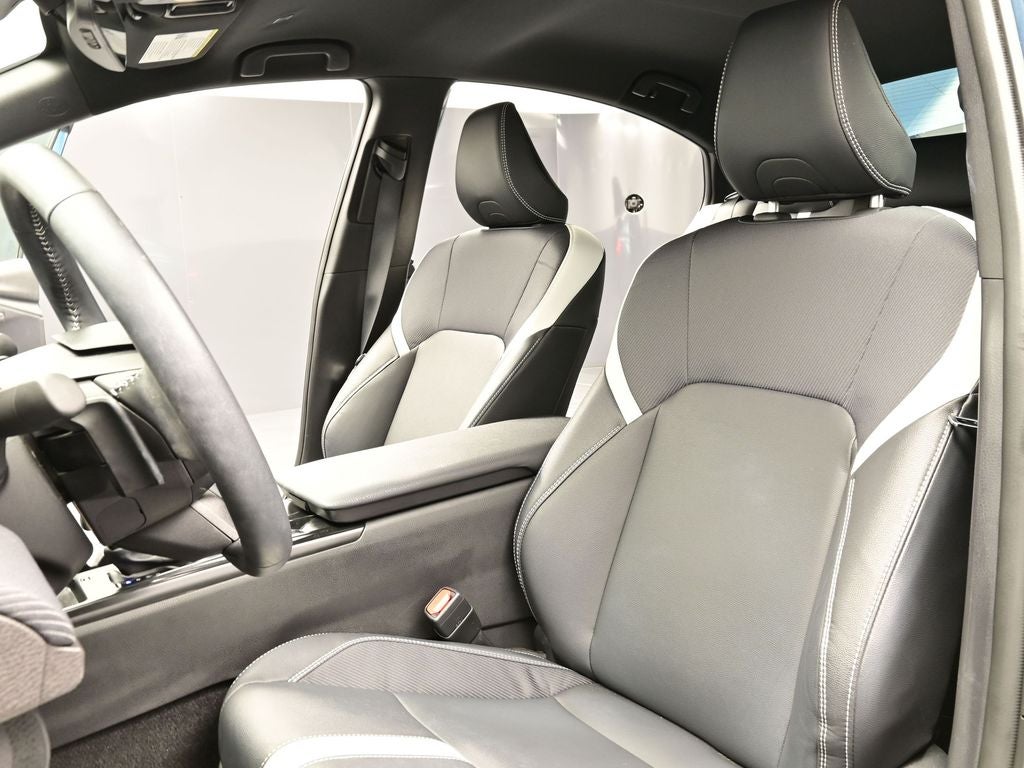 2025 Toyota Camry Hybrid SE