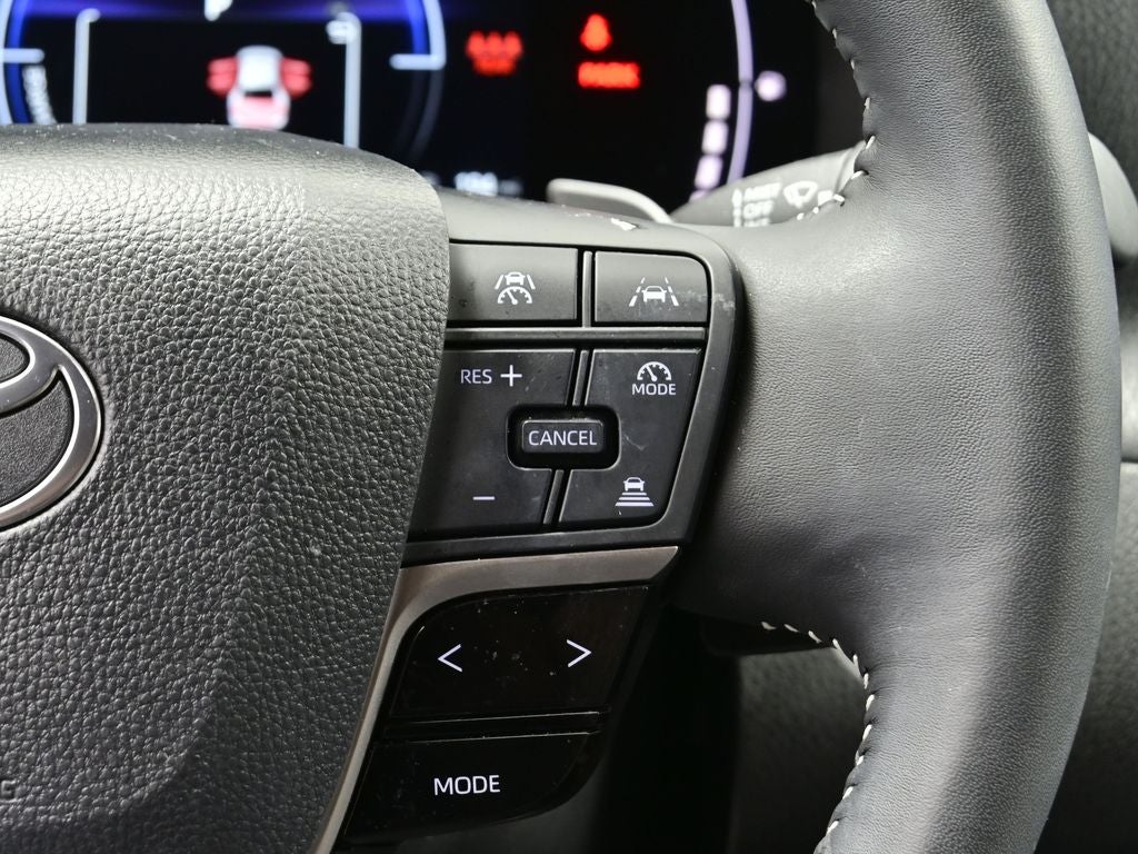 2025 Toyota Camry Hybrid SE