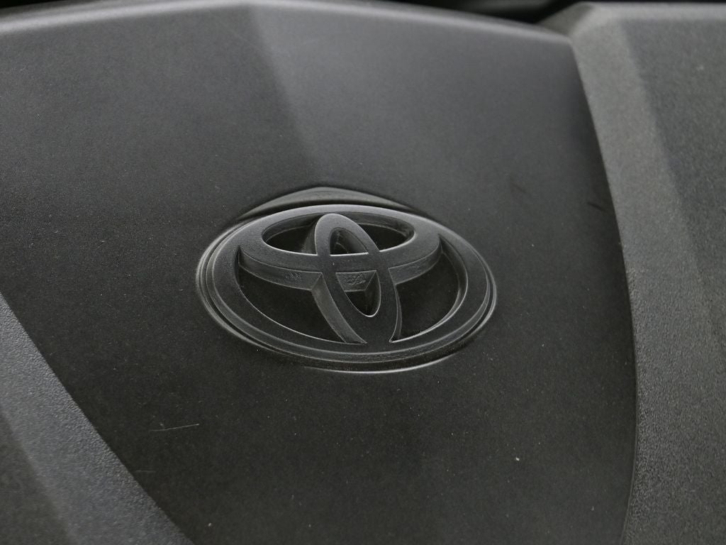 2025 Toyota Camry Hybrid SE