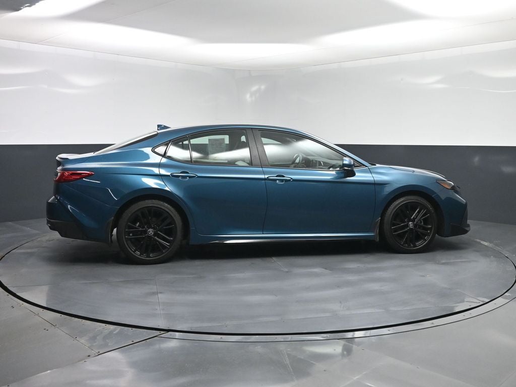 2025 Toyota Camry Hybrid SE