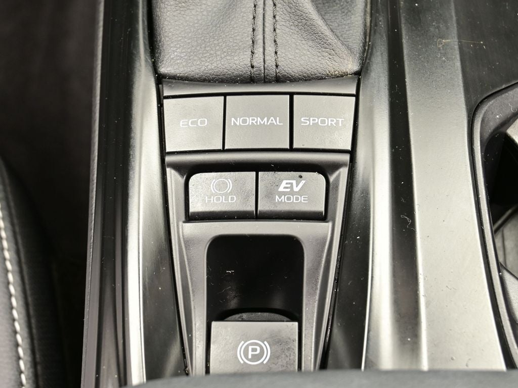 2025 Toyota Camry Hybrid SE