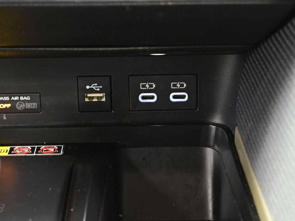 2025 Toyota Camry Hybrid SE