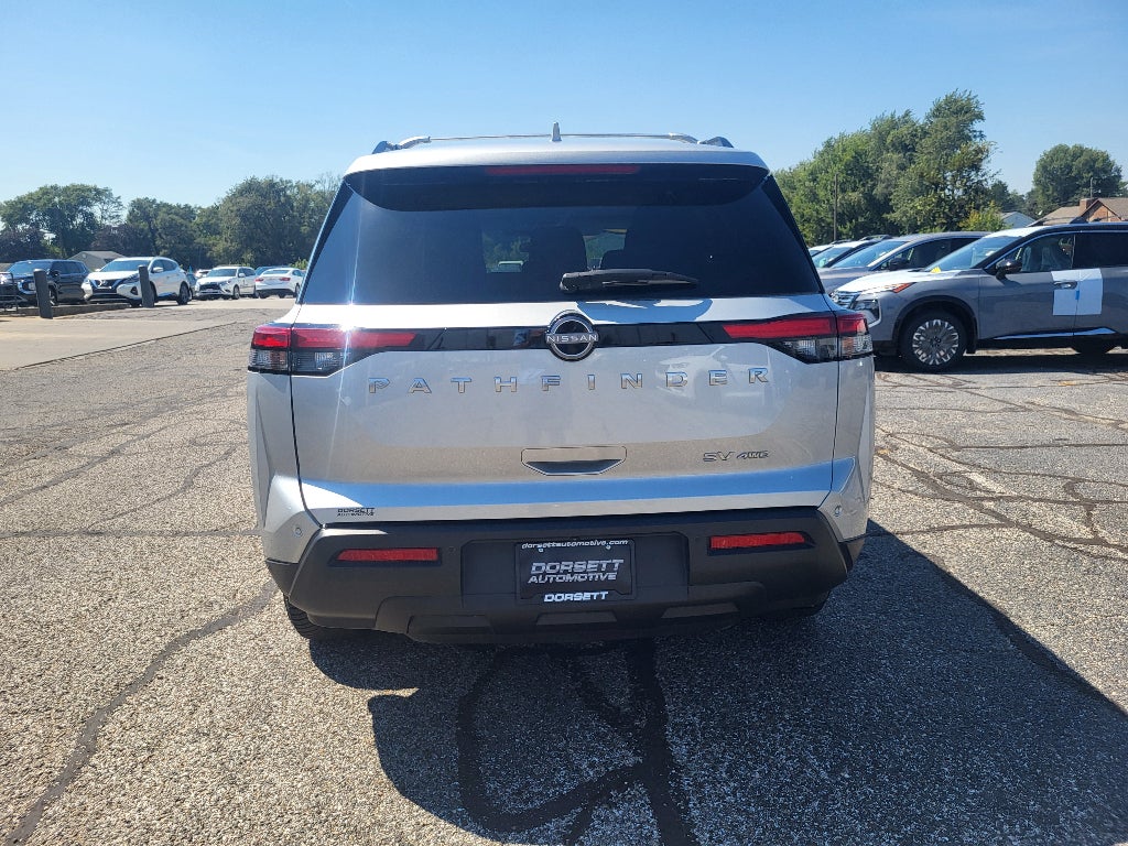 2022 Nissan Pathfinder SV