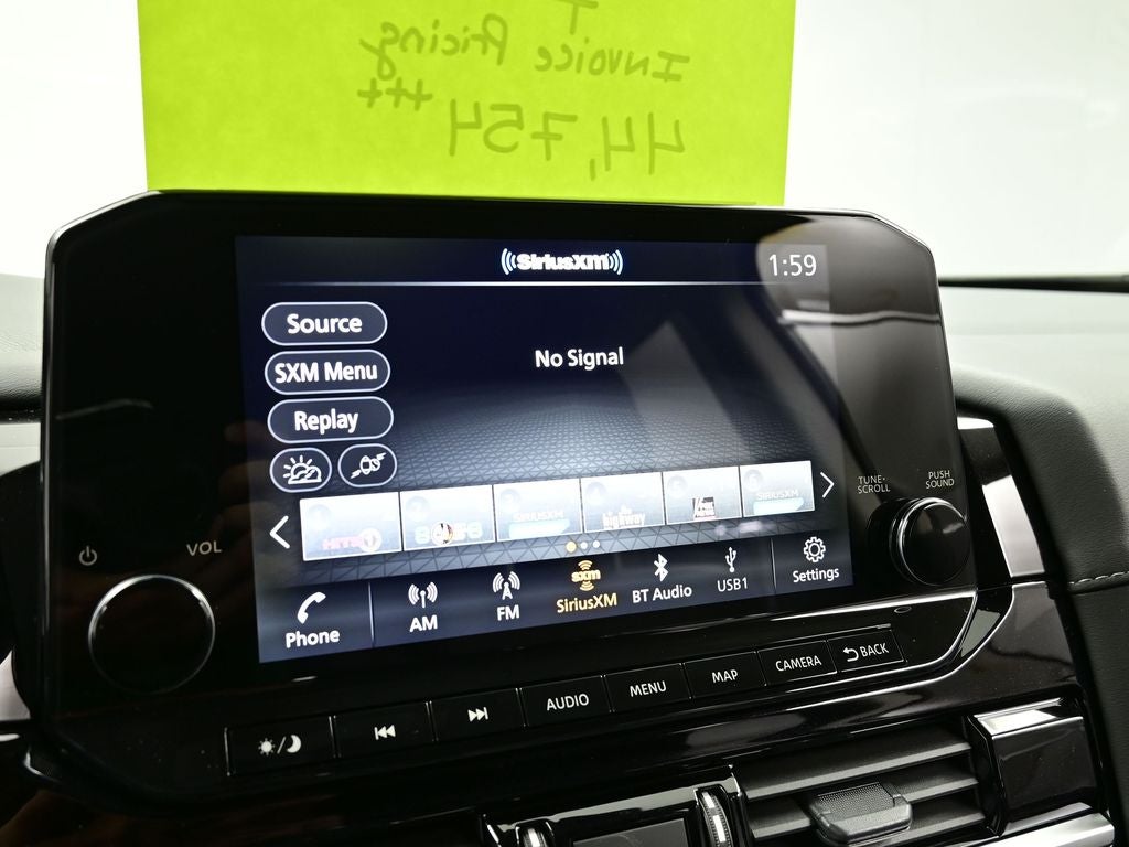 2025 Nissan Pathfinder SL