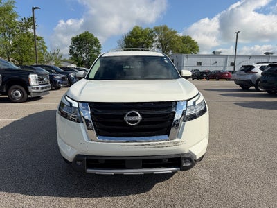 2022 Nissan Pathfinder SL