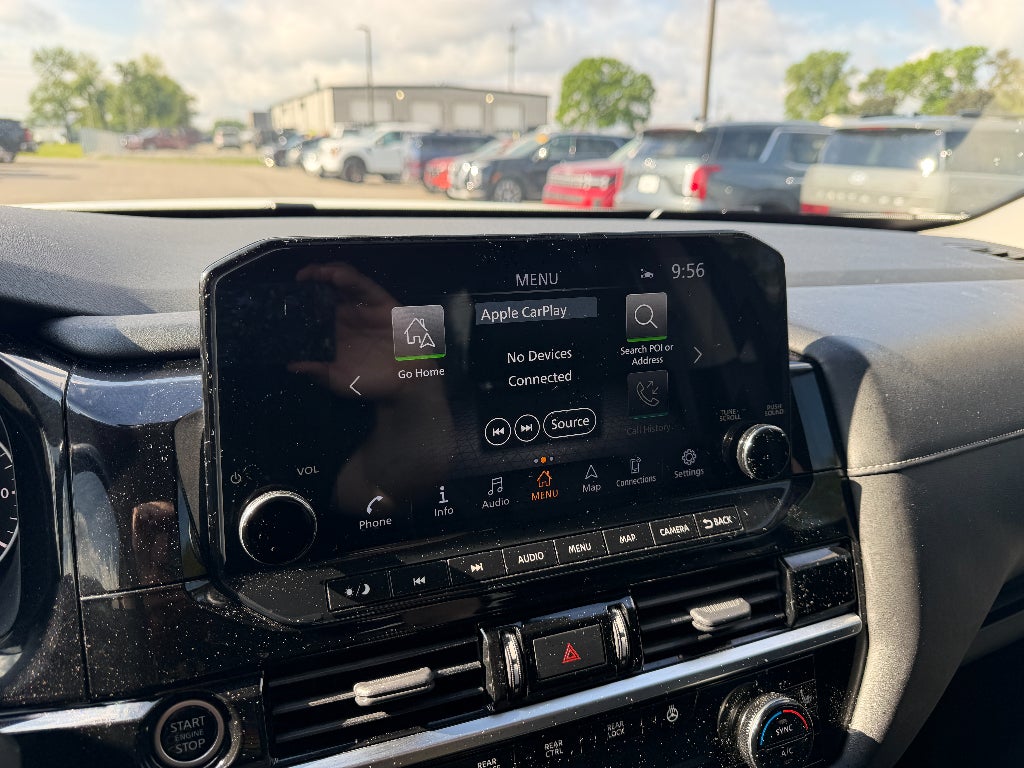 2022 Nissan Pathfinder SL