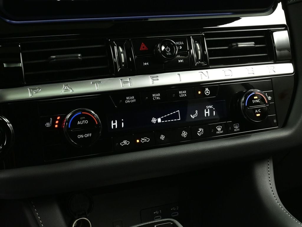 2026 Nissan Pathfinder SL