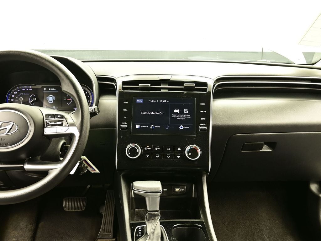 2023 Hyundai TUCSON SE