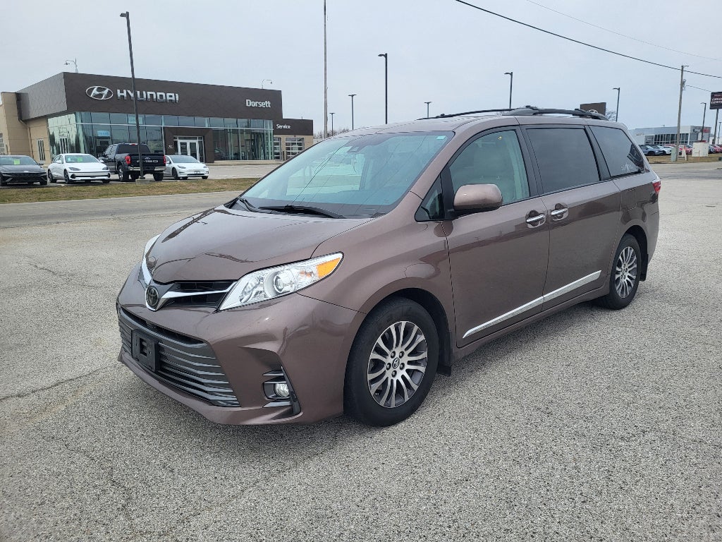 2018 Toyota Sienna XLE