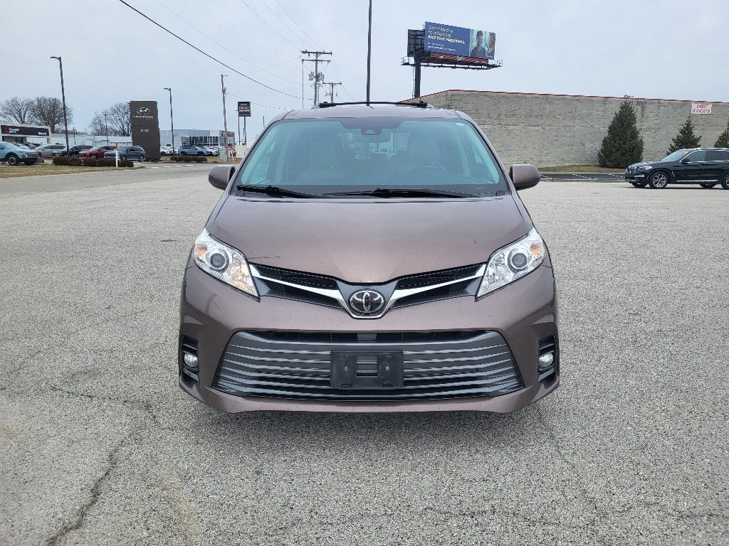 2018 Toyota Sienna XLE