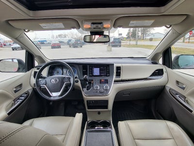 2018 Toyota Sienna XLE