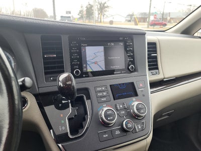 2018 Toyota Sienna XLE