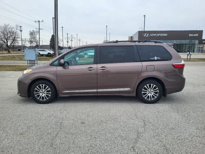 2018 Toyota Sienna XLE