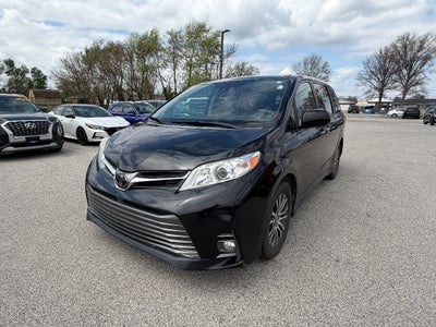 2020 Toyota Sienna XLE