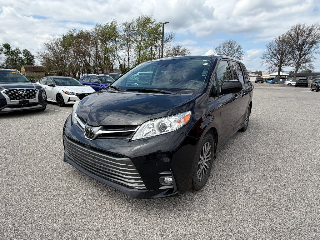 2020 Toyota Sienna XLE