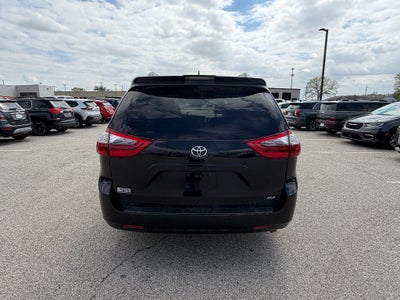 2020 Toyota Sienna XLE