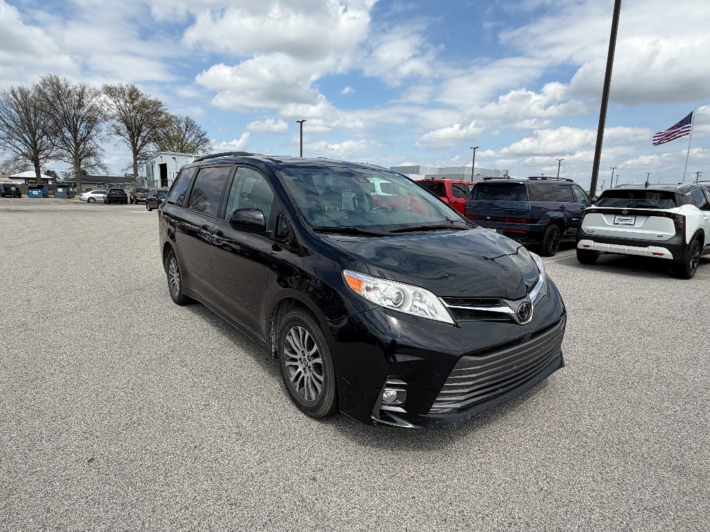 2020 Toyota Sienna XLE