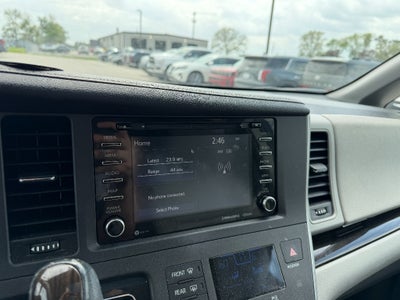 2020 Toyota Sienna XLE