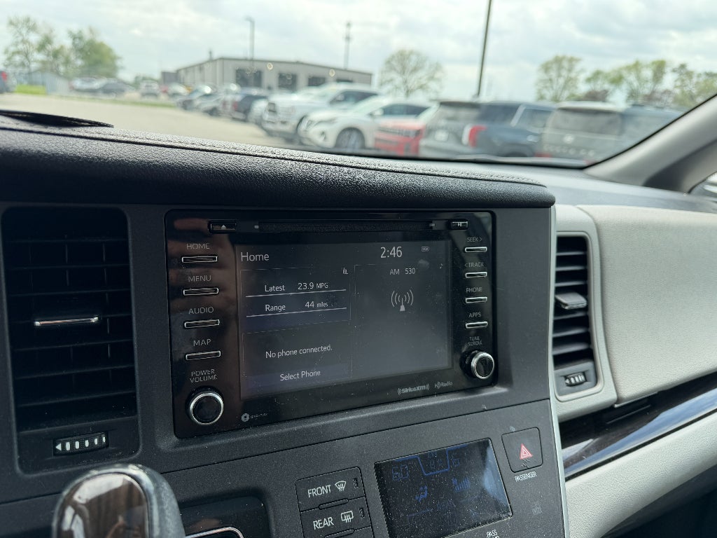 2020 Toyota Sienna XLE