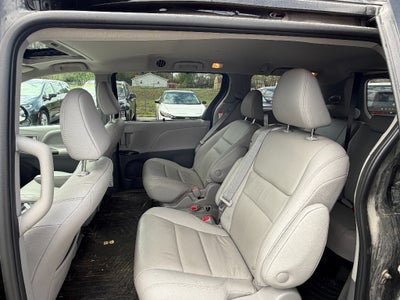 2020 Toyota Sienna XLE