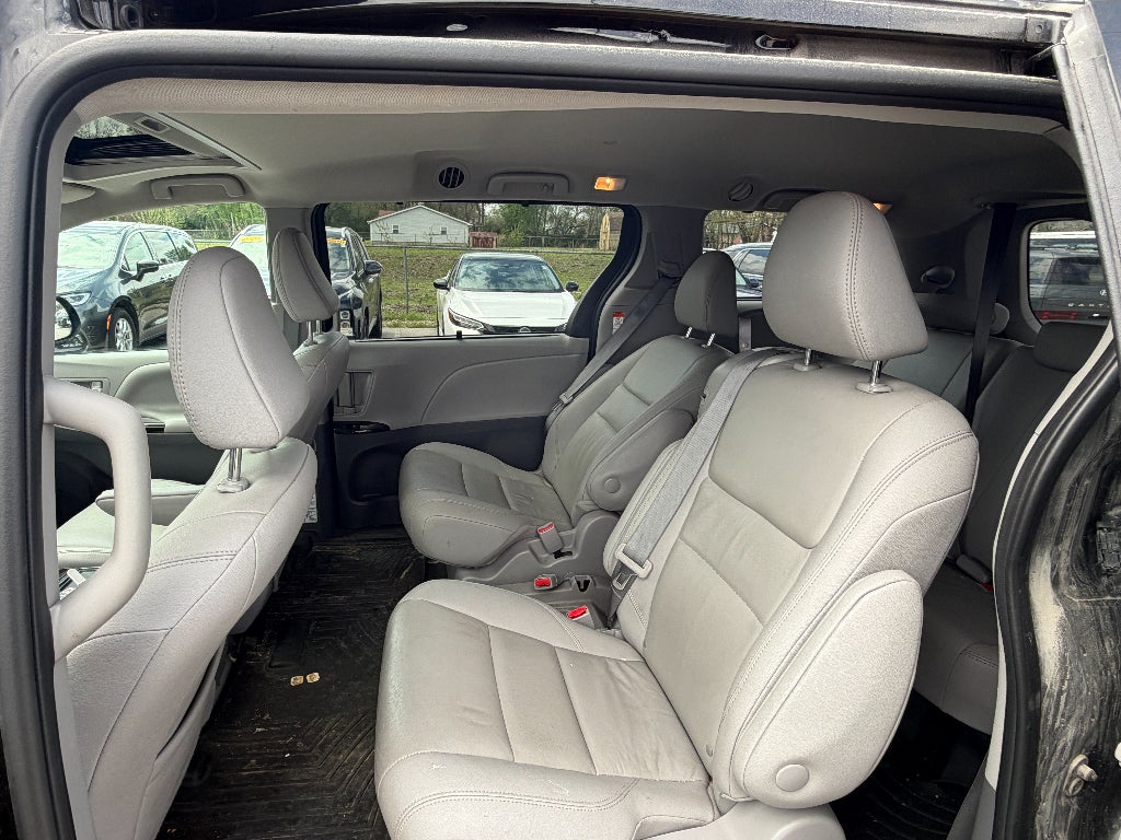 2020 Toyota Sienna XLE