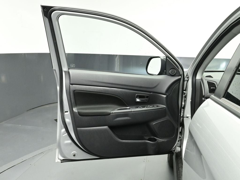 2025 Mitsubishi Outlander Sport ES