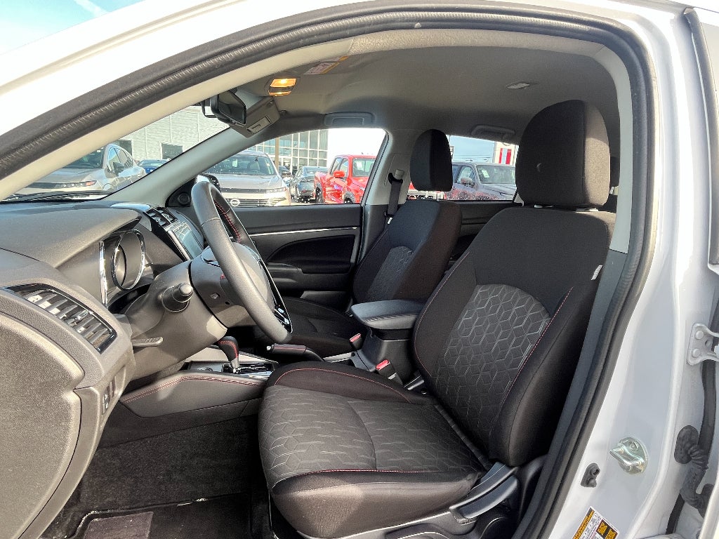 2025 Mitsubishi Outlander Sport LE