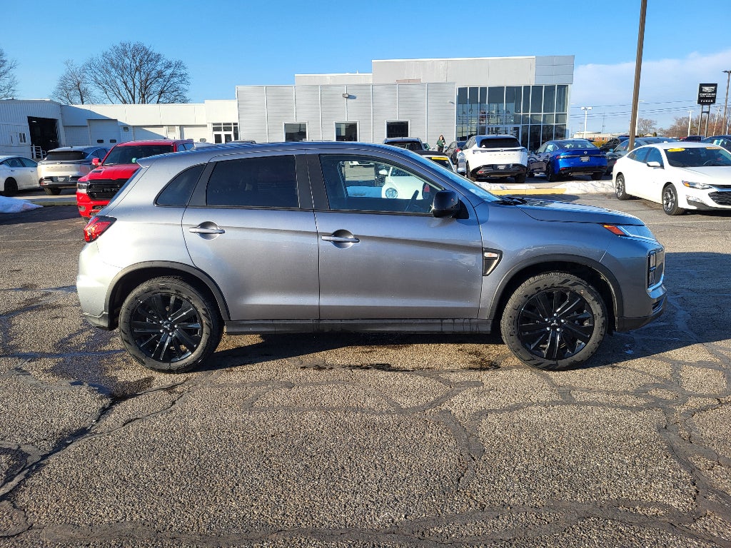 2025 Mitsubishi Outlander Sport LE