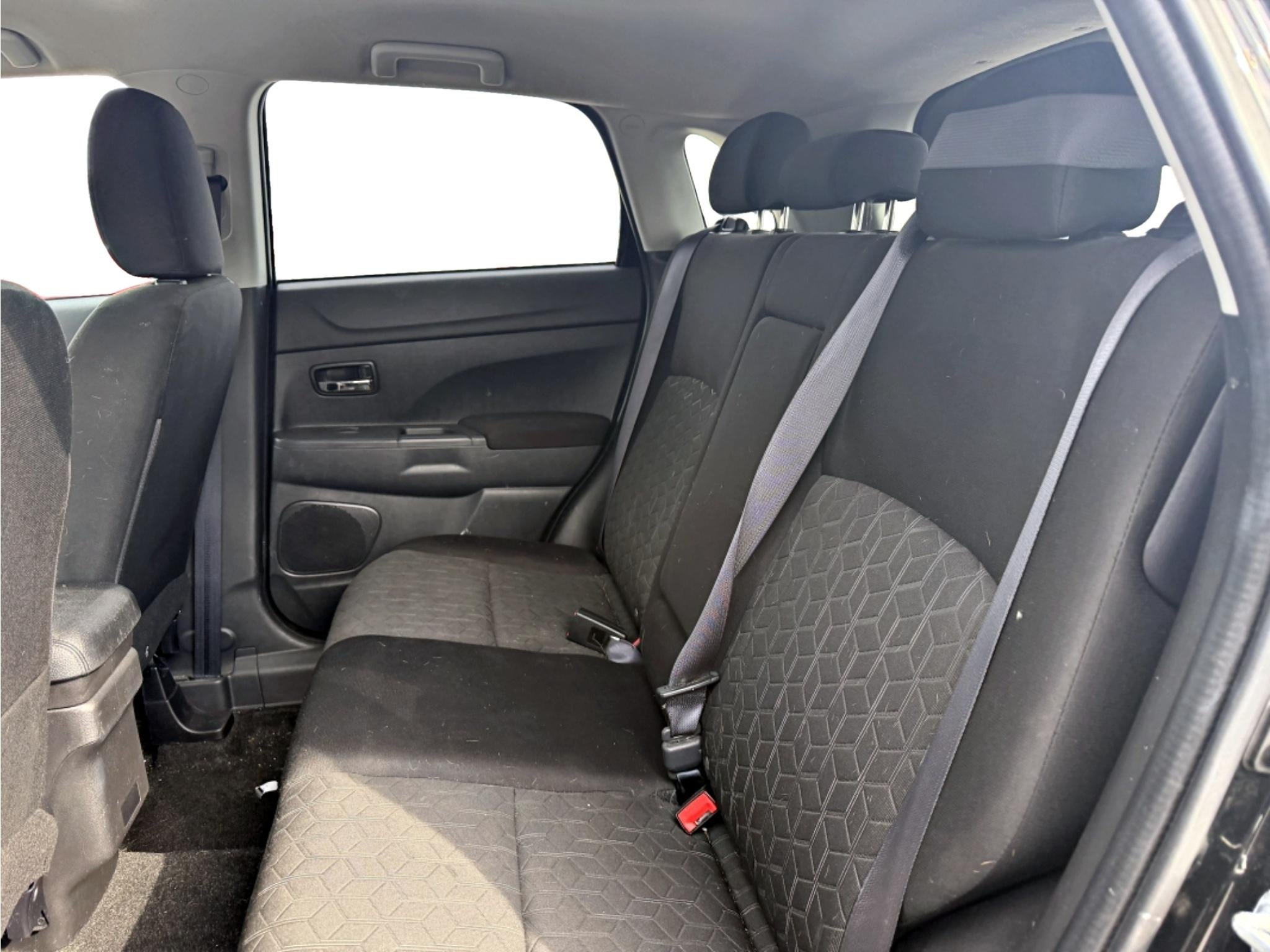 2023 Mitsubishi Outlander Sport S