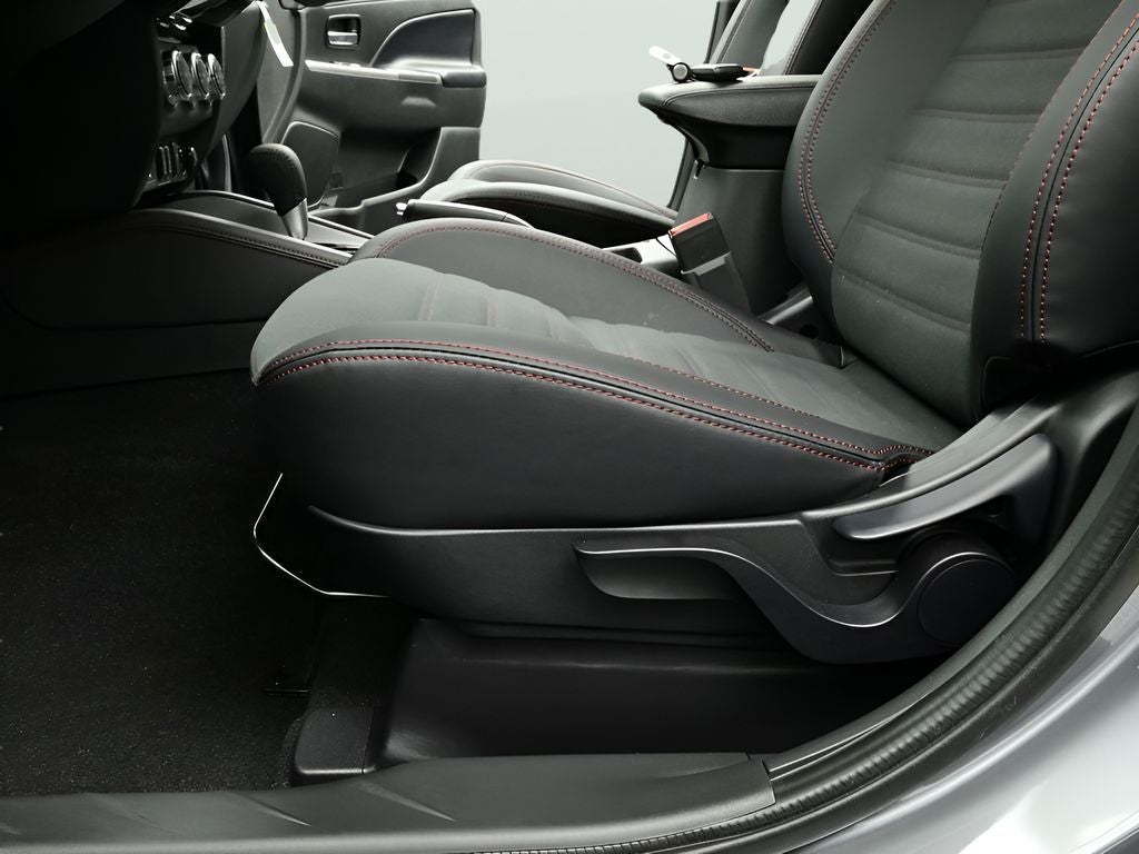 2026 Mitsubishi Outlander Sport SE