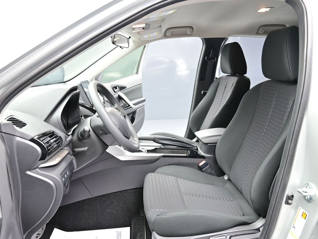 2025 Mitsubishi Eclipse Cross LE