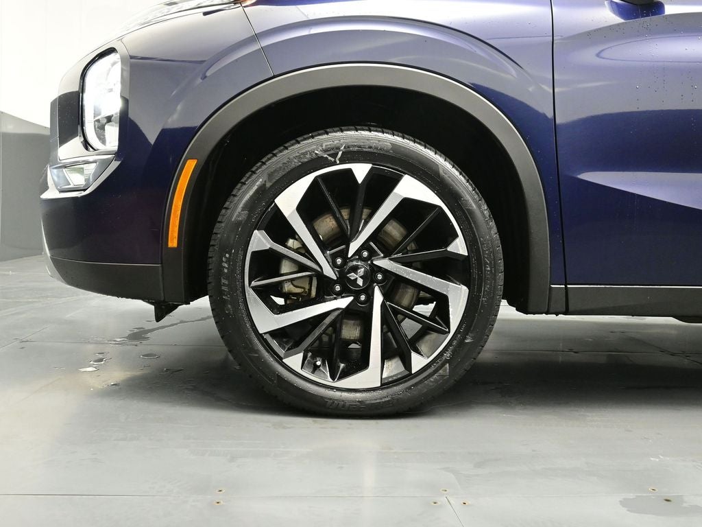 2023 Mitsubishi Outlander SE Special Edition