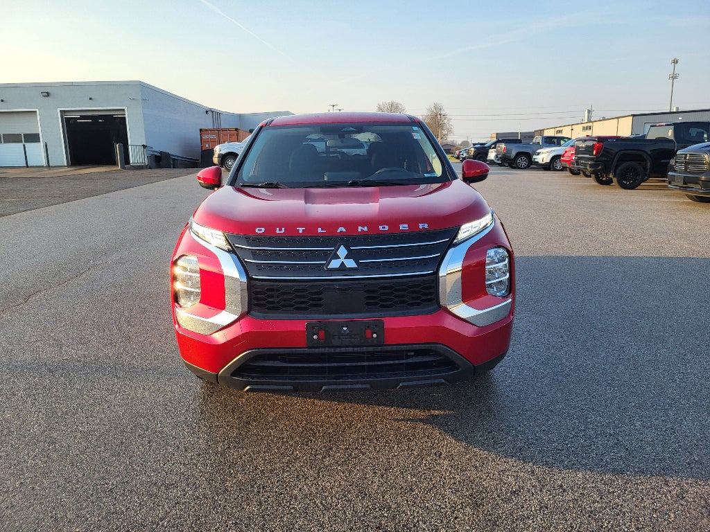 2024 Mitsubishi Outlander ES