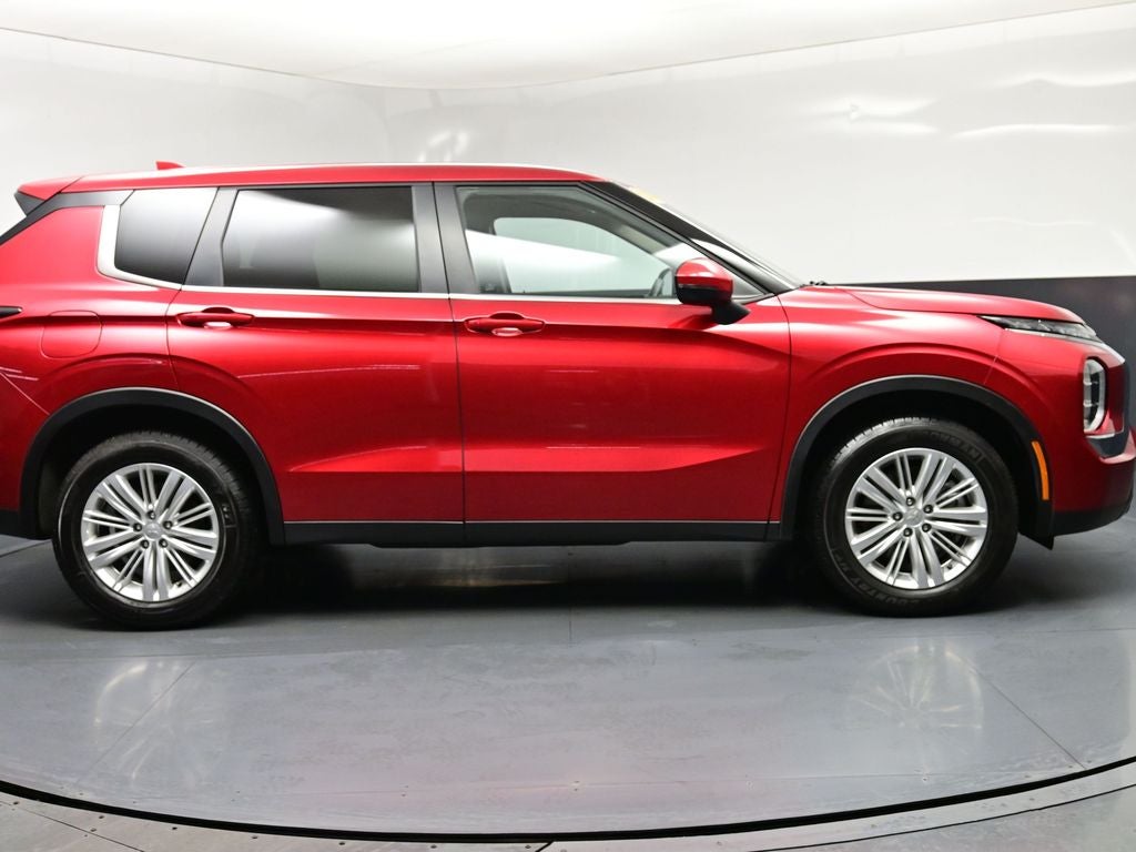 2024 Mitsubishi Outlander ES
