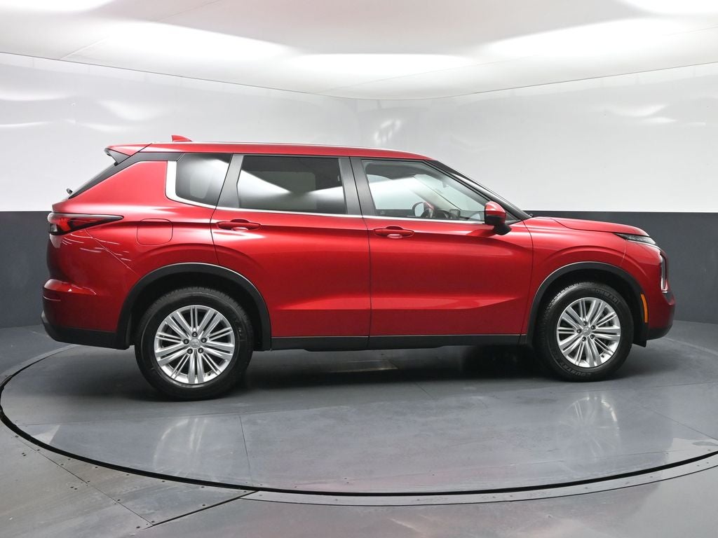 2024 Mitsubishi Outlander ES